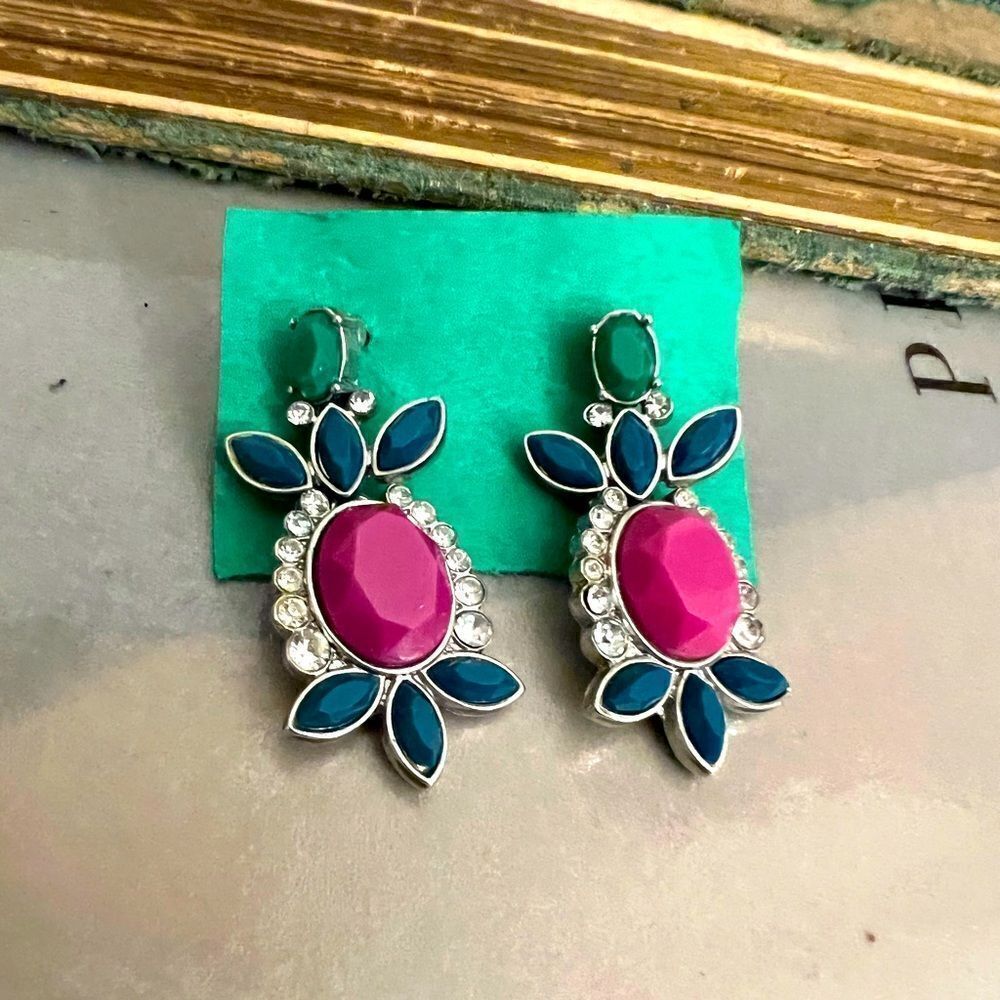 Women’s Art Deco stud earrings.